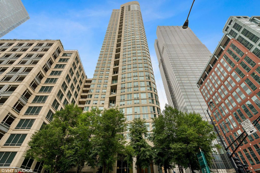 345 N LaSalle Drive 3302, Chicago, IL 60654