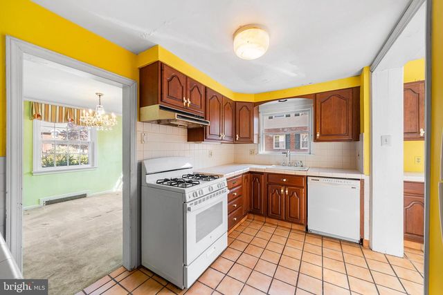 9 BARLEYCONE LN, Bryn Mawr, PA 19010