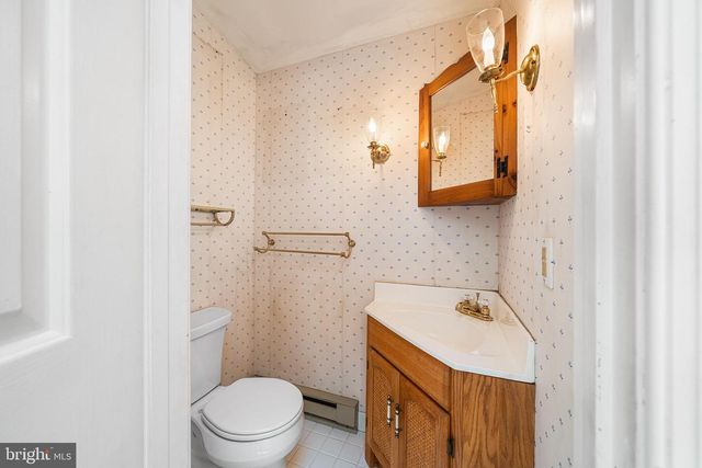 9 BARLEYCONE LN, Bryn Mawr, PA 19010