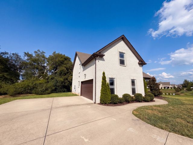 5152 Cedar Retreat Dr, Murfreesboro, TN 37129