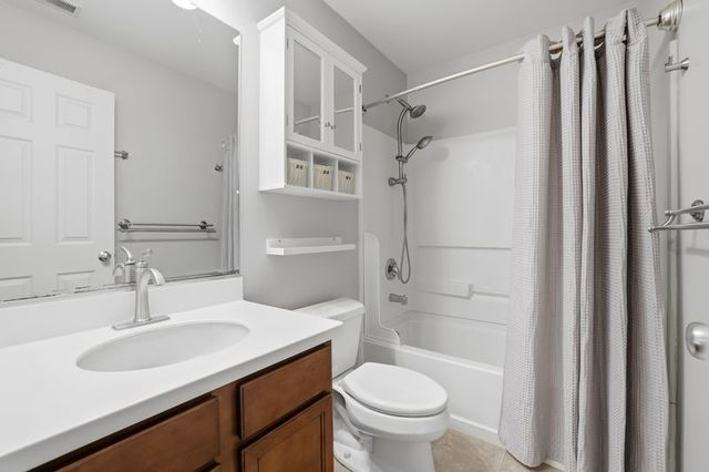 9910 Williams Drive 51-02, Huntley, IL 60142