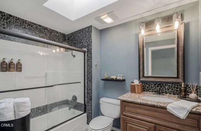15638 Simonds Street, Los Angeles, CA 91344
