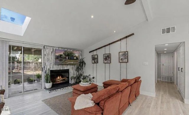 15638 Simonds Street, Los Angeles, CA 91344