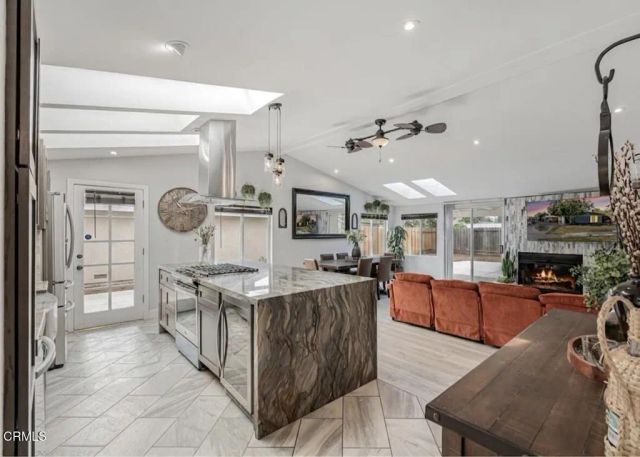 15638 Simonds Street, Los Angeles, CA 91344