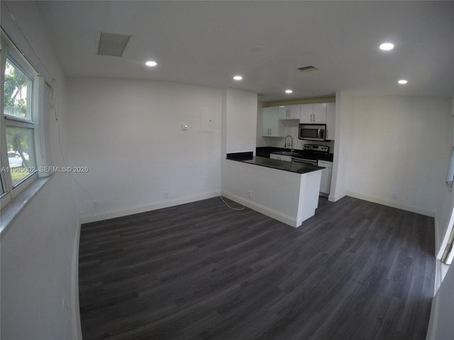 1204 NE 5th Ter 1, Fort Lauderdale, FL 33304