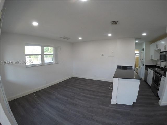 1204 NE 5th Ter 1, Fort Lauderdale, FL 33304