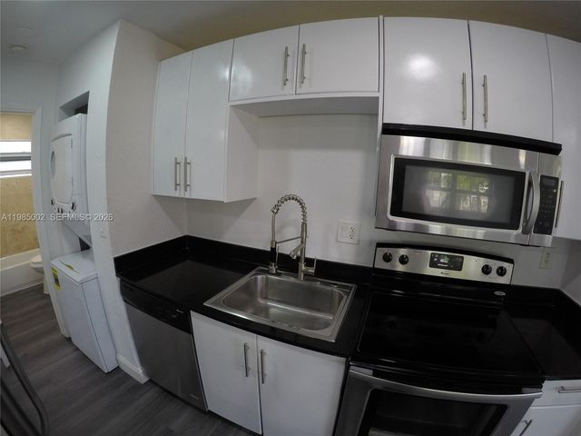 1204 NE 5th Ter 1, Fort Lauderdale, FL 33304