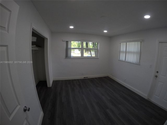 1204 NE 5th Ter 1, Fort Lauderdale, FL 33304