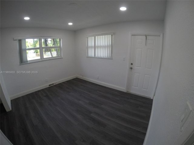 1204 NE 5th Ter 1, Fort Lauderdale, FL 33304