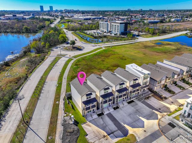 498 S Centro Circle A, Shenandoah, TX 77385