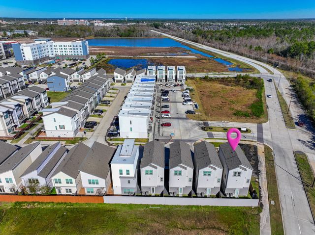 498 S Centro Circle A, Shenandoah, TX 77385