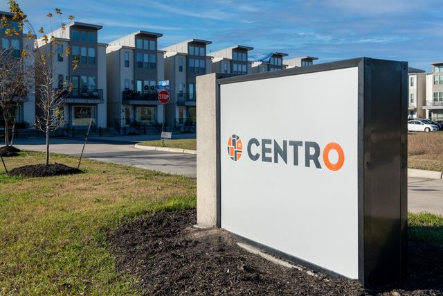 498 S Centro Circle A, Shenandoah, TX 77385