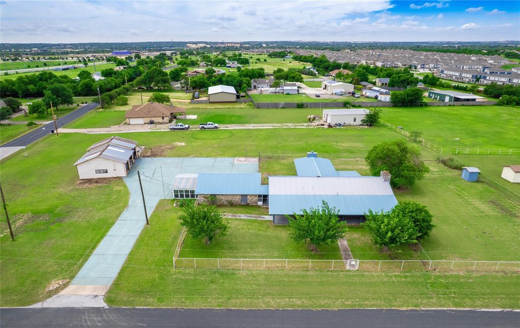 7 Tammy LN, Round Rock, TX 78665