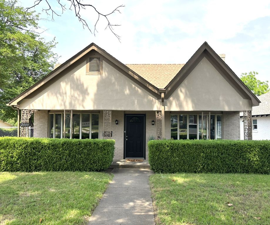 2009 Berwick Avenue, Dallas, TX 75203