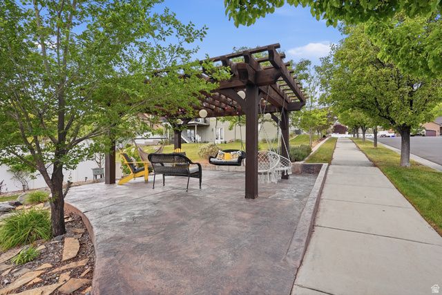 14561 S SUN BLOOM LN, Herriman, UT 84096