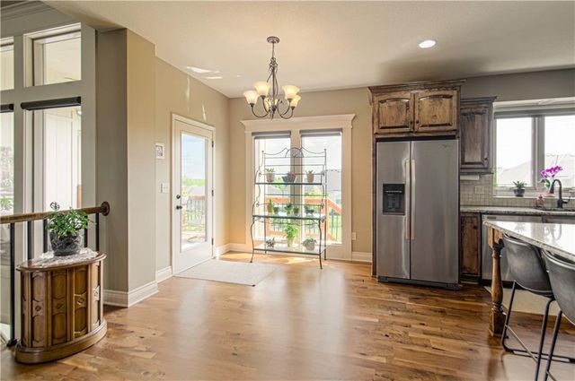 2512 NE CRESTVIEW Street, Blue Springs, MO 64029