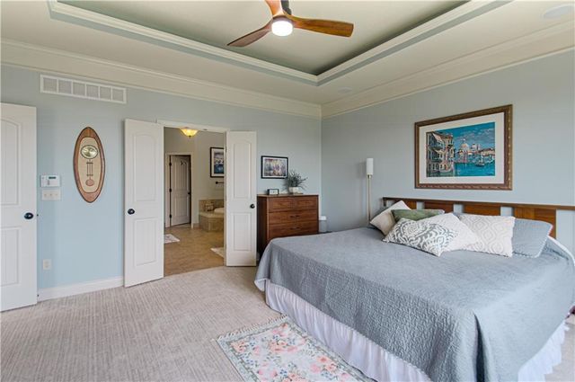 2512 NE CRESTVIEW Street, Blue Springs, MO 64029