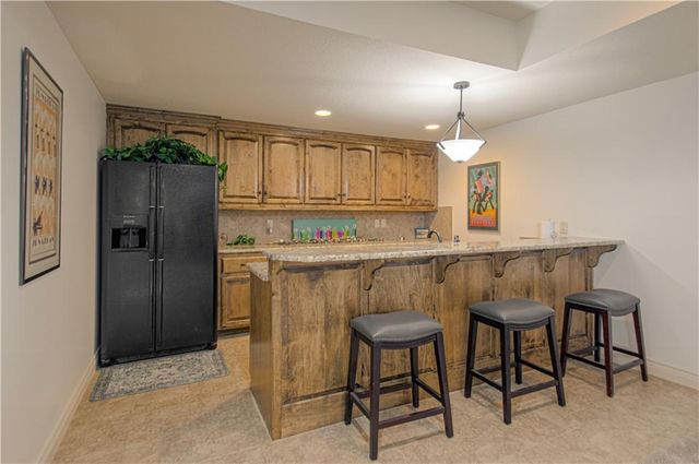 2512 NE CRESTVIEW Street, Blue Springs, MO 64029