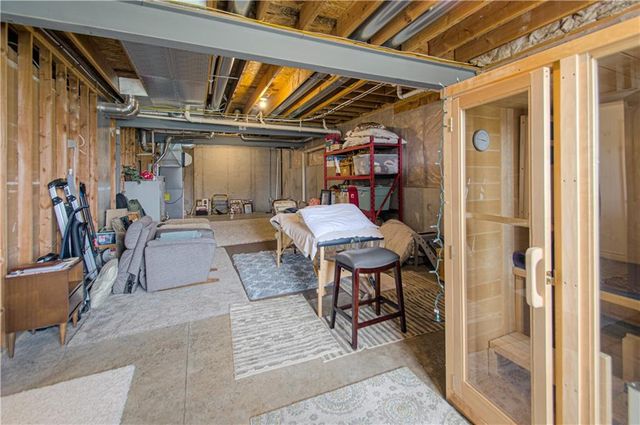 2512 NE CRESTVIEW Street, Blue Springs, MO 64029