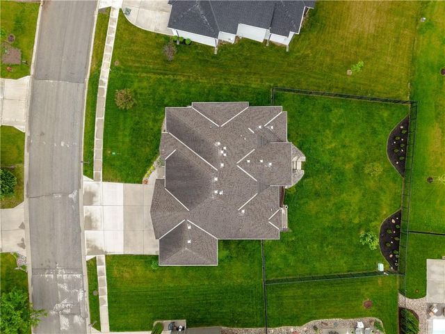 2512 NE CRESTVIEW Street, Blue Springs, MO 64029