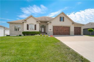 2512 NE CRESTVIEW Street, Blue Springs, MO 64029