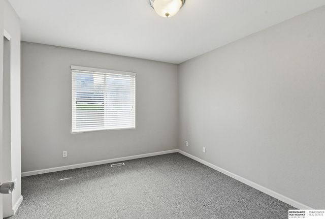 19513 T Street, Omaha, NE 68135