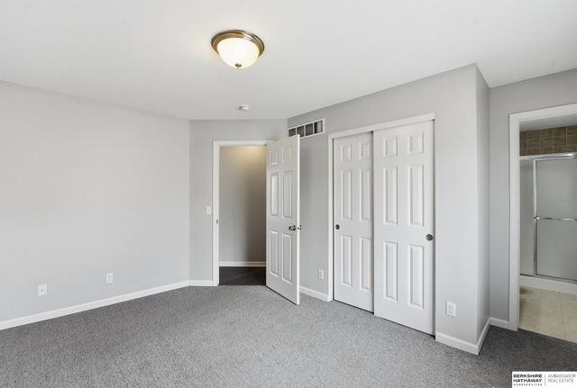 19513 T Street, Omaha, NE 68135