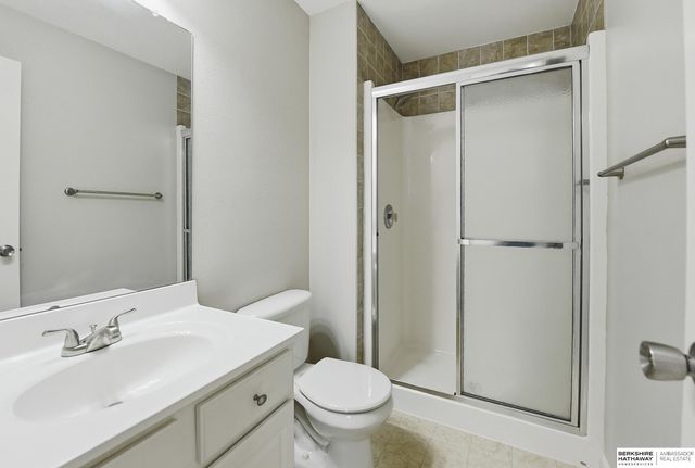 19513 T Street, Omaha, NE 68135