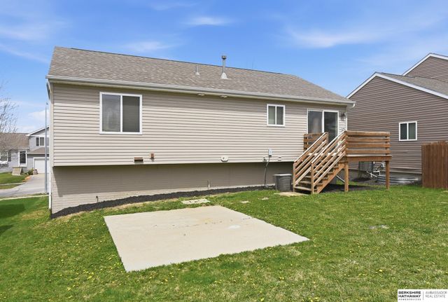 19513 T Street, Omaha, NE 68135