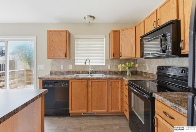 19513 T Street, Omaha, NE 68135