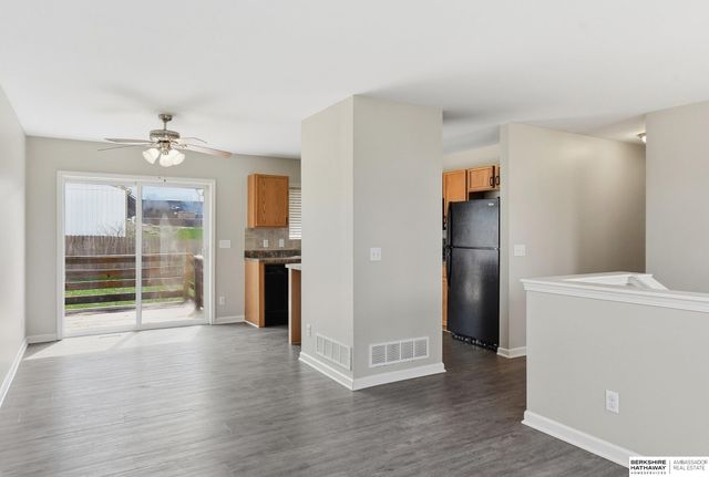 19513 T Street, Omaha, NE 68135