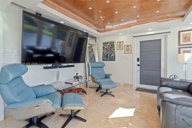 6616 E Miami Lakes Dr E, Miami Lakes, FL 33014