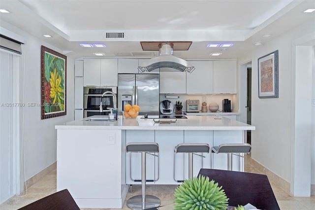 6616 E Miami Lakes Dr E, Miami Lakes, FL 33014