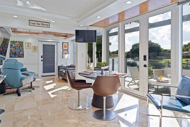 6616 E Miami Lakes Dr E, Miami Lakes, FL 33014