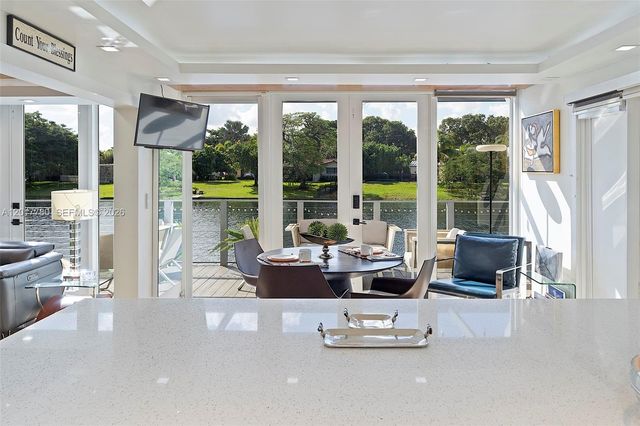 6616 E Miami Lakes Dr E, Miami Lakes, FL 33014
