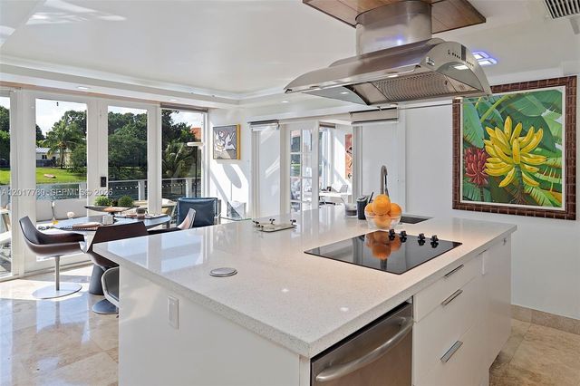 6616 E Miami Lakes Dr E, Miami Lakes, FL 33014