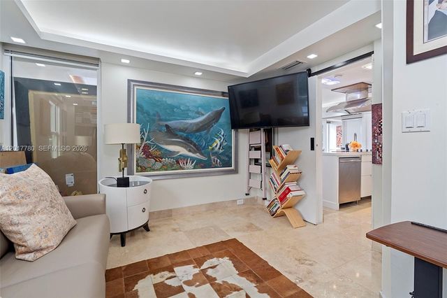 6616 E Miami Lakes Dr E, Miami Lakes, FL 33014