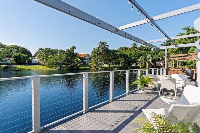 6616 E Miami Lakes Dr E, Miami Lakes, FL 33014