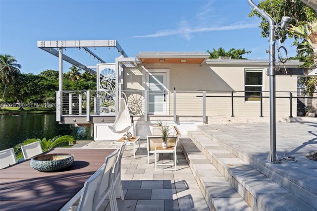 6616 E Miami Lakes Dr E, Miami Lakes, FL 33014