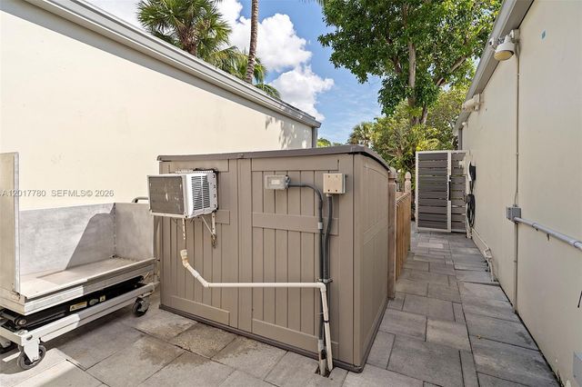 6616 E Miami Lakes Dr E, Miami Lakes, FL 33014