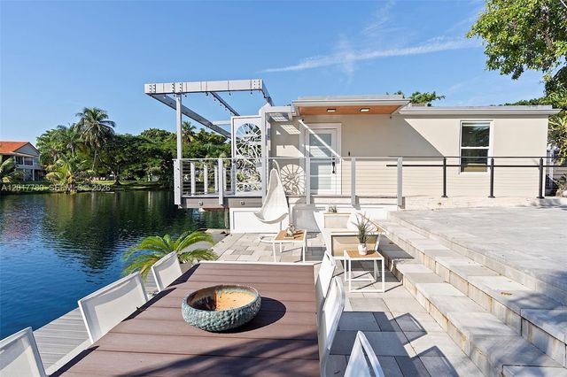6616 E Miami Lakes Dr E, Miami Lakes, FL 33014
