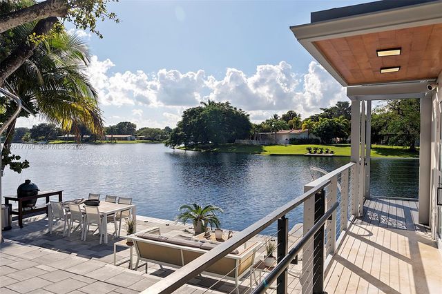 6616 E Miami Lakes Dr E, Miami Lakes, FL 33014