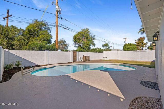 4020 N 44TH Place, Phoenix, AZ 85018