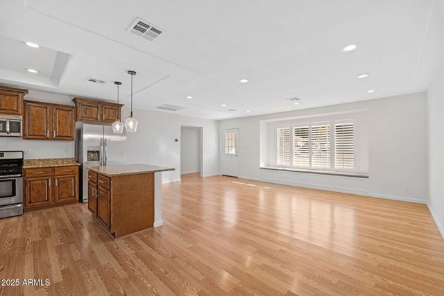 4020 N 44TH Place, Phoenix, AZ 85018