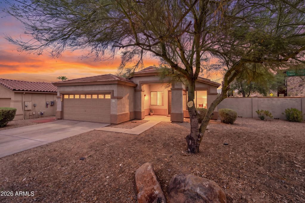 18391 W CAPISTRANO Avenue, Goodyear, AZ 85338