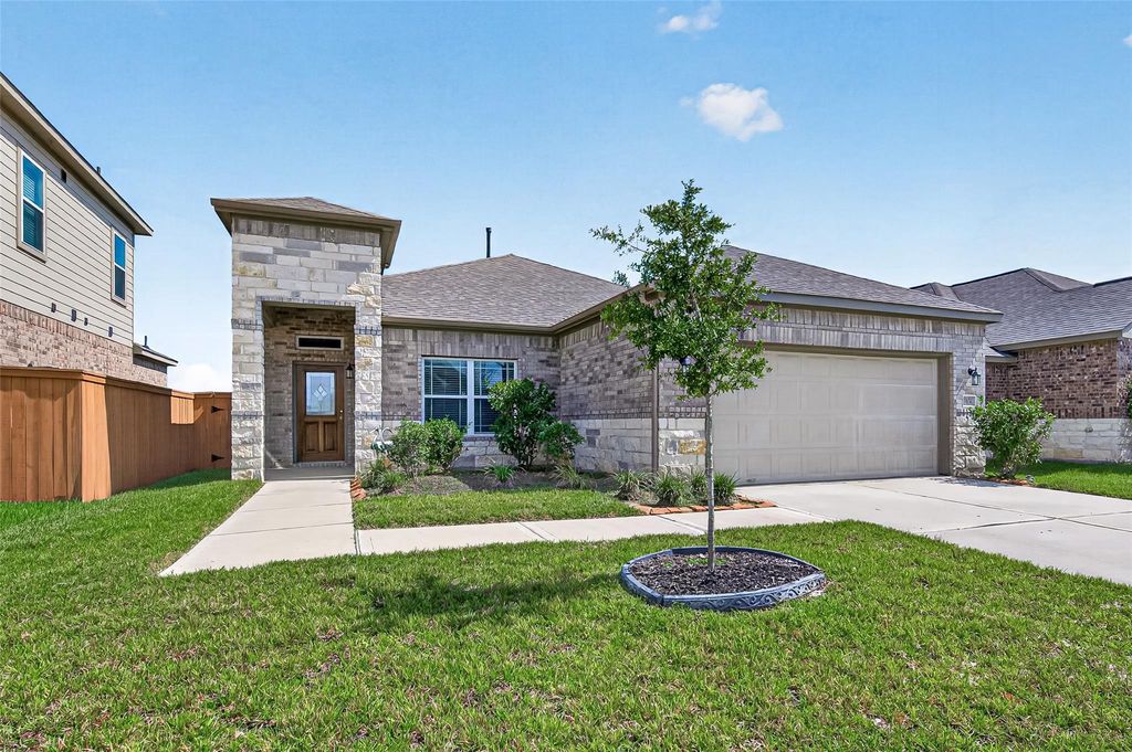 19834 Capri Shores Lane, Hockley, TX 77447
