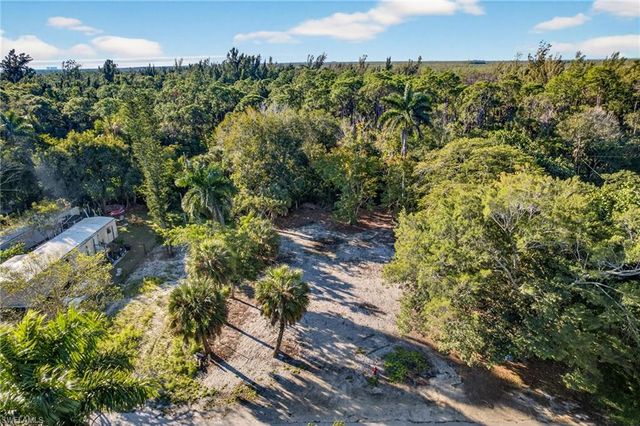 2596 Holly AVE, Naples, FL 34112