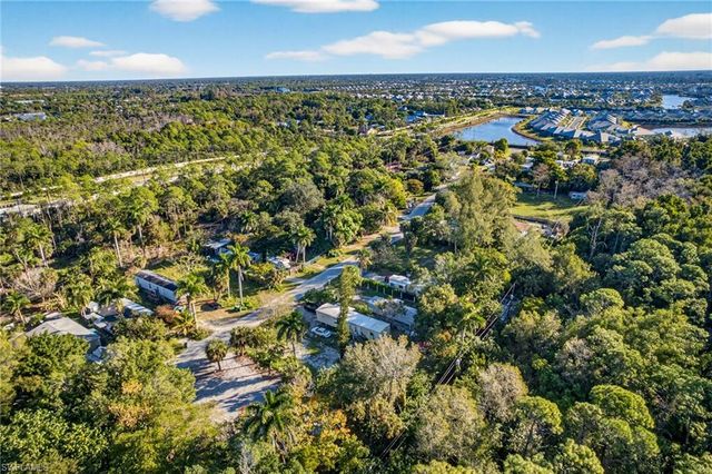 2596 Holly AVE, Naples, FL 34112