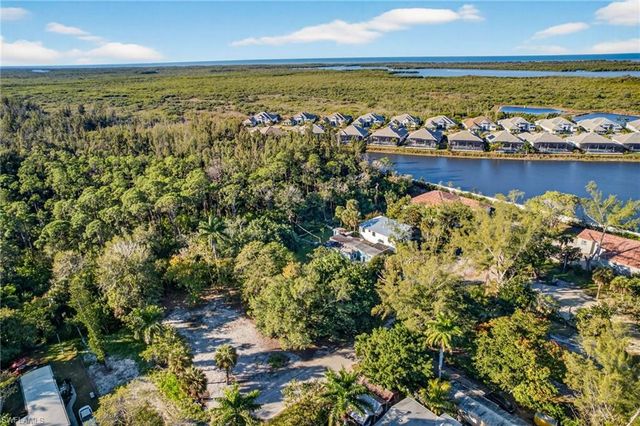 2596 Holly AVE, Naples, FL 34112