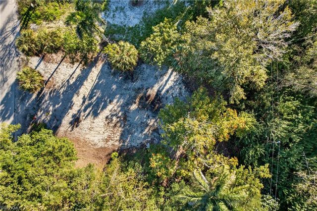 2596 Holly AVE, Naples, FL 34112